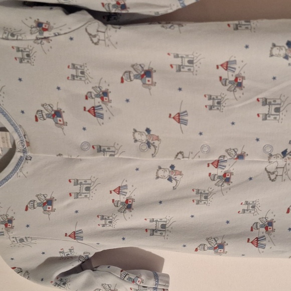 Rare!Kissy Kissy 6-9 Month Baby Boy Blue Footed Onsie Knights and Horses Softest - Picture 3 of 9